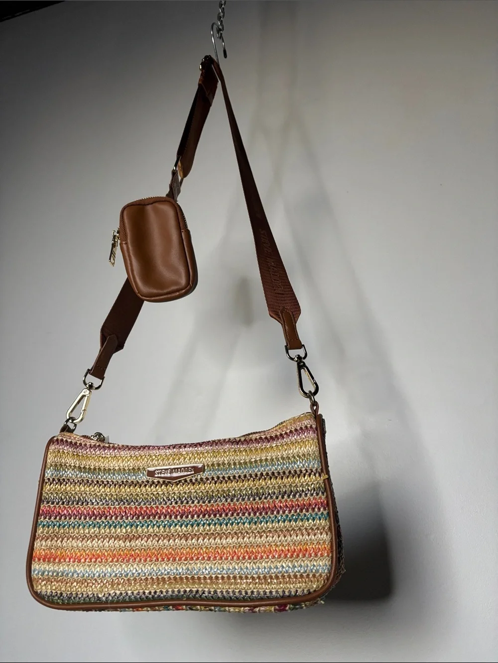 Steve Madden(Bvettal) Straw Crossbody Leather AirPod Case